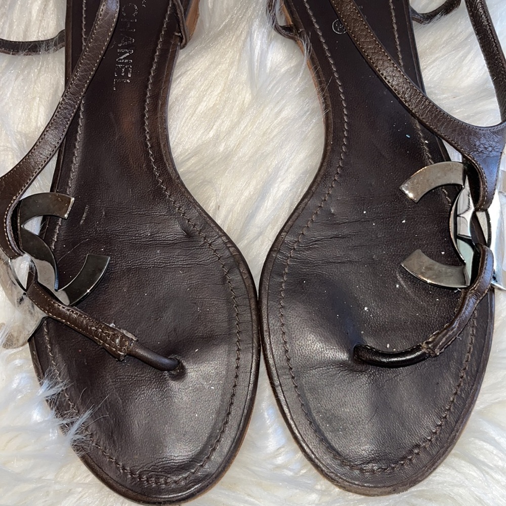 Authentic Chanel Brown Leather Interlocking Cc Th… - image 8